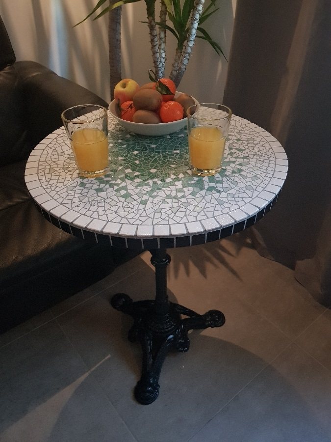 Table d'appoint, Atelier de mosaïste