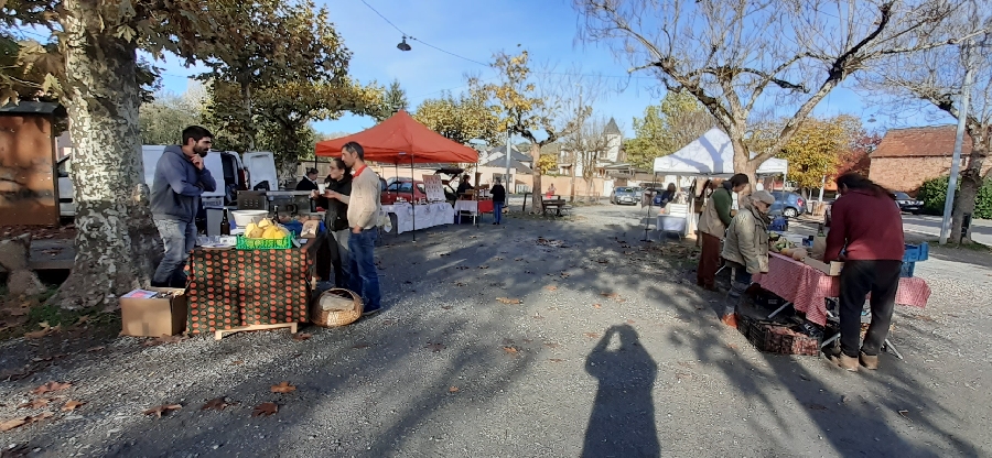 Marché de St Cyprien sur Dourdou  France Occitanie Aveyron Conques-en-Rouergue 12320