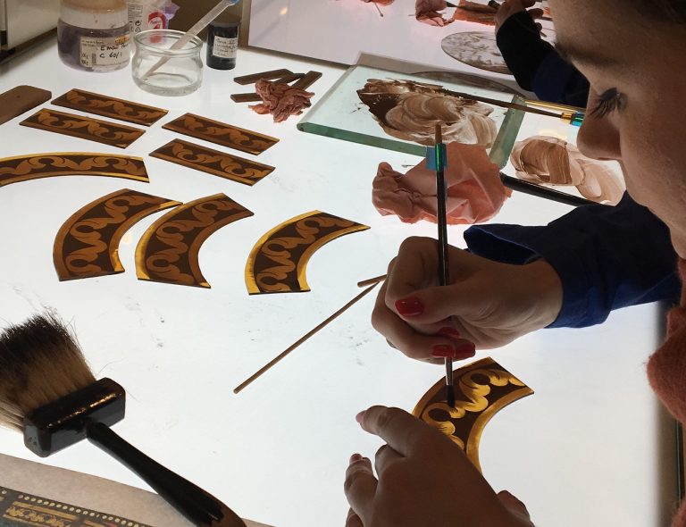 Cours de peinture sur verre - Lola Pradeilles