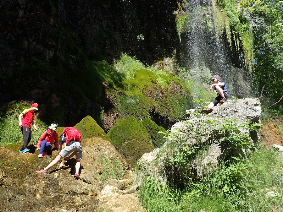 Rando familiale aux Cascades de Creissels l'été