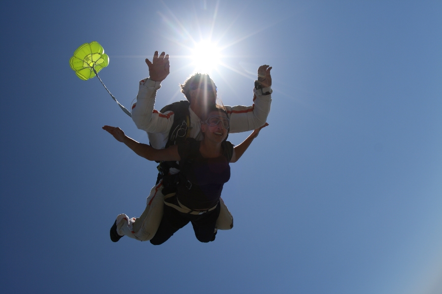 Accel'Air Parachutisme (copie) ©OFFICE DE TOURISME LARZAC VALLEES